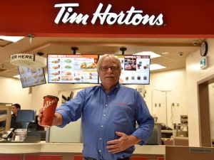 تيم هورتون مخزن لافتة